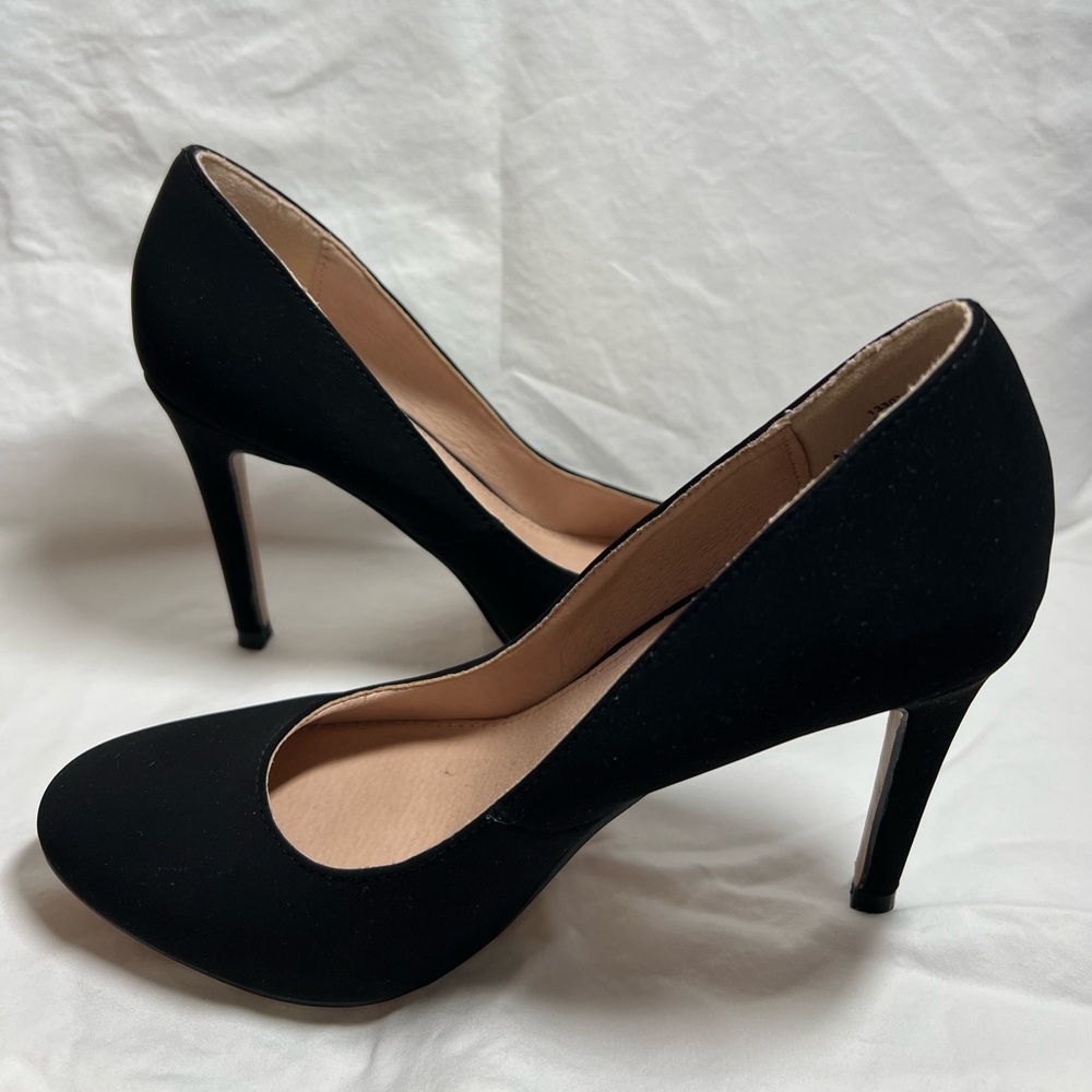 LAUREN BLAKWELL CECILY PUMP BLACK HEEL